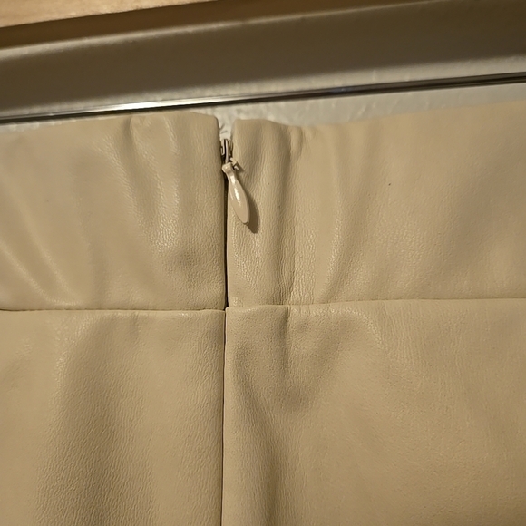 Anthropologie Avec Les Filles High-Waisted Faux Leather Slit Legging Ivory S NWT - Picture 6 of 9